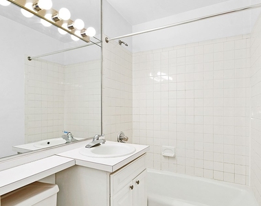 226 East 25th Street 5D - Photo Thumbnail 5
