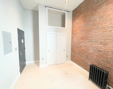 Between 9th and 8th Avenues  - Photo Thumbnail 2
