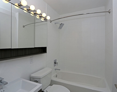 410 West 53rd Street - Photo Thumbnail 5