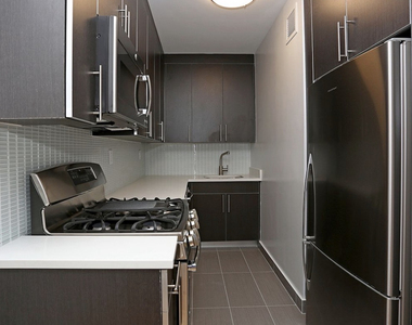 410 West 53rd Street - Photo Thumbnail 4
