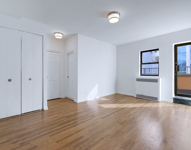 Madison Avenue - Photo Thumbnail 2