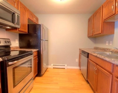 4201 Fairway Drive E - Photo Thumbnail 3