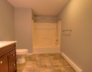 4201 Fairway Drive E - Photo Thumbnail 5