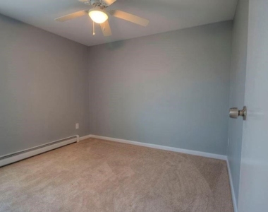 4201 Fairway Drive E - Photo Thumbnail 7