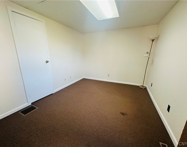 8 John Street - Photo Thumbnail 4