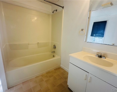 8 John Street - Photo Thumbnail 8