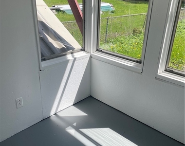 7 Wells Avenue - Photo Thumbnail 3