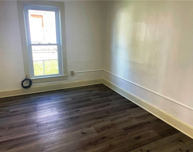 7 Wells Avenue - Photo Thumbnail 6