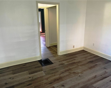 7 Wells Avenue - Photo Thumbnail 7