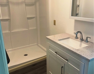 7 Wells Avenue - Photo Thumbnail 10