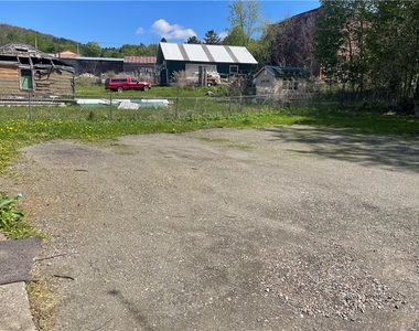 7 Wells Avenue - Photo Thumbnail 13