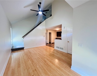 131 Broxbourne Drive - Photo Thumbnail 2