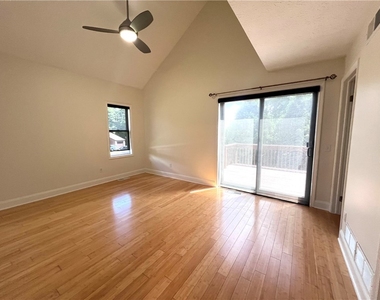 131 Broxbourne Drive - Photo Thumbnail 5