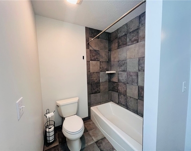 131 Broxbourne Drive - Photo Thumbnail 9