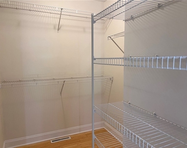 131 Broxbourne Drive - Photo Thumbnail 7