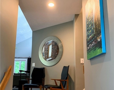 27 Hoyt Place - Photo Thumbnail 8