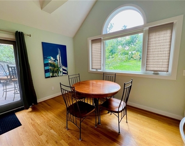 27 Hoyt Place - Photo Thumbnail 12