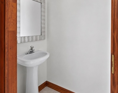 172 Tremont Avenue - Photo Thumbnail 6
