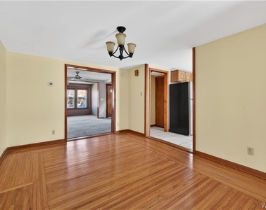 172 Tremont Avenue - Photo Thumbnail 3