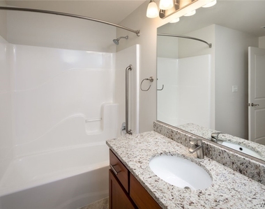 591 Terrace Boulevard - Photo Thumbnail 7