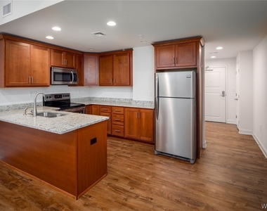 591 Terrace Boulevard - Photo Thumbnail 2
