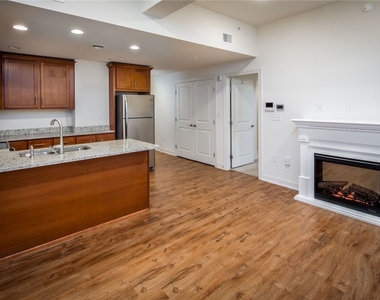 591 Terrace Boulevard - Photo Thumbnail 3