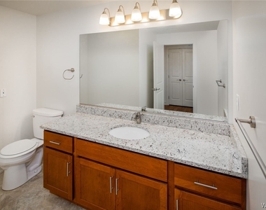 591 Terrace Boulevard - Photo Thumbnail 6
