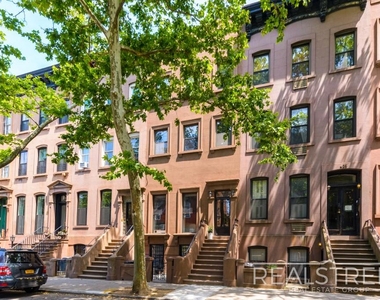 431 Clinton St - Photo Thumbnail 7