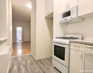 951 Amsterdam Avenue - Photo Thumbnail 4