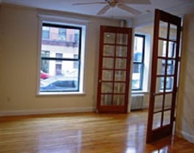 East 18th Street - Photo Thumbnail 3