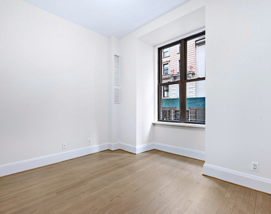 Madison Avenue - Photo Thumbnail 2