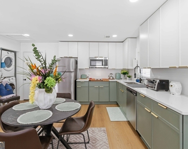 758 Braemar Avenue Sw - Photo Thumbnail 4