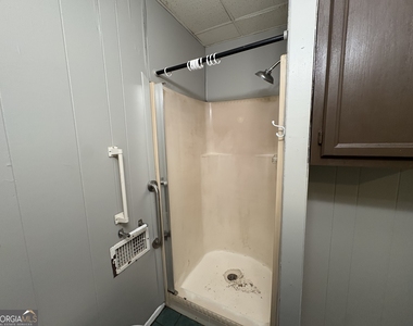 207 Reynolds Street - Photo Thumbnail 7