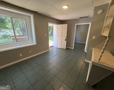 207 Reynolds Street - Photo Thumbnail 1