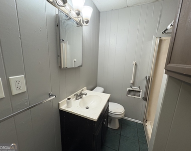 207 Reynolds Street - Photo Thumbnail 6