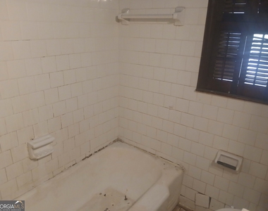 1387 Dewey Street - Photo Thumbnail 4