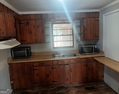 1387 Dewey Street - Photo Thumbnail 10
