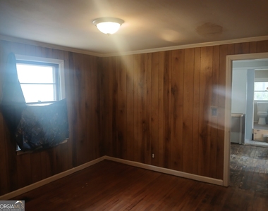1387 Dewey Street - Photo Thumbnail 6