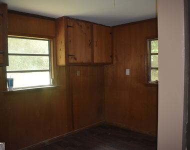 1387 Dewey Street - Photo Thumbnail 21