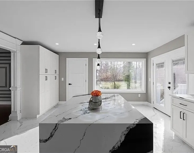 7530 Spalding Lane - Photo Thumbnail 14