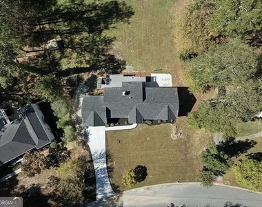7530 Spalding Lane - Photo Thumbnail 2
