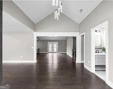7530 Spalding Lane - Photo Thumbnail 4