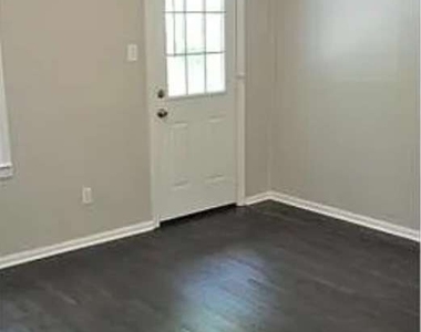 2113 Seavey Drive - Photo Thumbnail 5