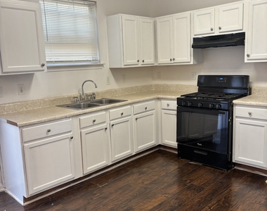 3859 Shenfield Drive - Photo Thumbnail 3