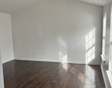 3859 Shenfield Drive - Photo Thumbnail 5