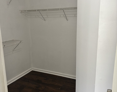 3859 Shenfield Drive - Photo Thumbnail 8
