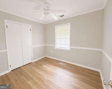 3945 Fraser Circle - Photo Thumbnail 8