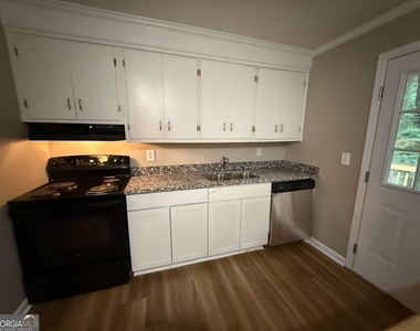 3945 Fraser Circle - Photo Thumbnail 2
