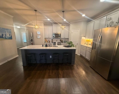 5639 Parkview Lane - Photo Thumbnail 3
