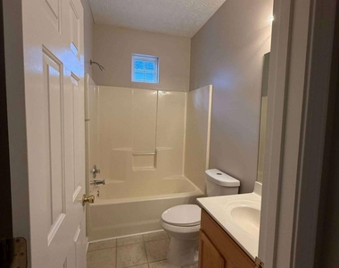128 Windcroft Lane Nw - Photo Thumbnail 10